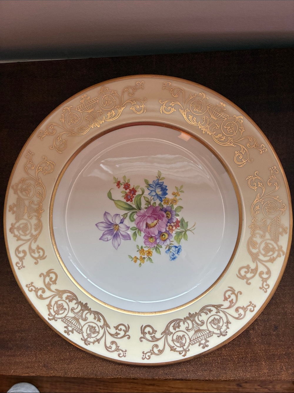 Pickard China Ravenswood Dinner Plate 914-D-200 Multi-Floral Cream Gold Rim